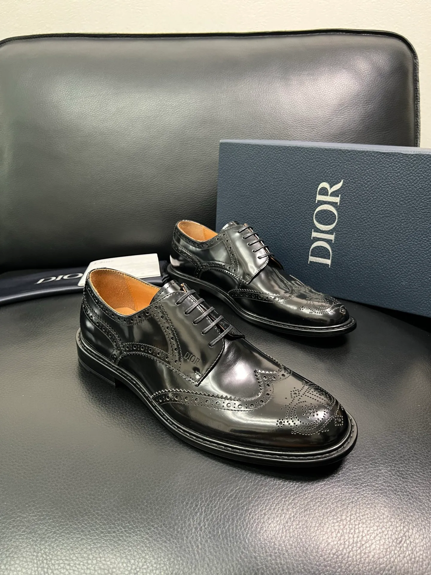 Men's shoes 💰940 Dior top purchasing agent, synchronized with Dior counters, original factory configuration, imported Italian cowhide, fully imported water-dyed cowhide lining, sole: original factory special supply, original sole super comfortable, original factory follow-up order 🔍🔍High quality, welcome to compare, code number 39-44 (can be ordered 38 45 46) 85868